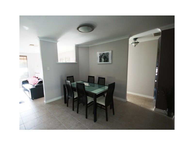 23 Beenan Elbow, South Guildford WA 6055