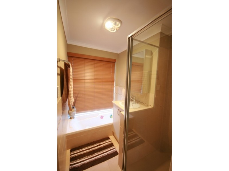 23 Beenan Elbow, South Guildford WA 6055