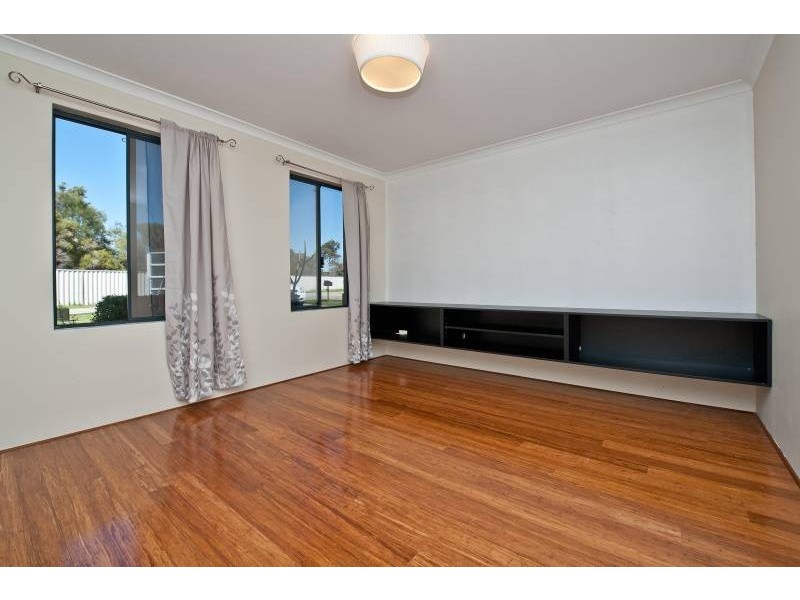 11 Pindi Court, South Guildford WA 6055