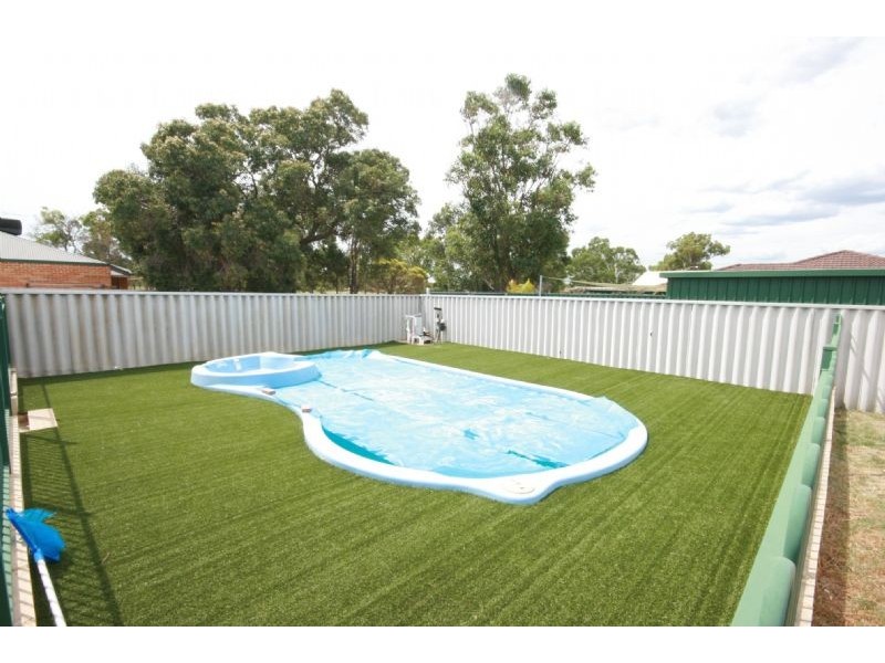 20 Gentle Circle, South Guildford WA 6055