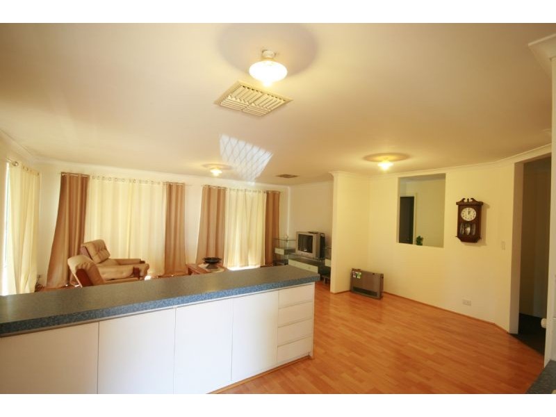 20 Gentle Circle, South Guildford WA 6055