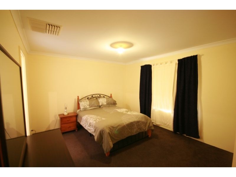 20 Gentle Circle, South Guildford WA 6055