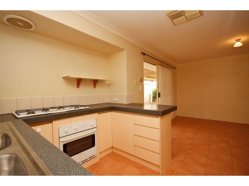 2 Norn Close, South Guildford WA 6055