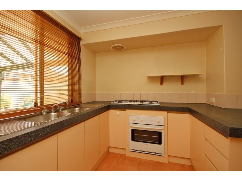 2 Norn Close, South Guildford WA 6055