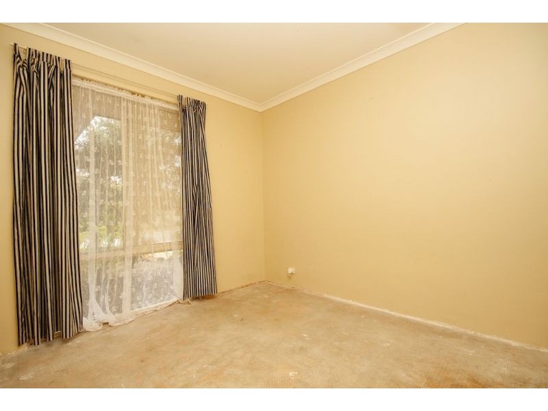 2 Norn Close, South Guildford WA 6055