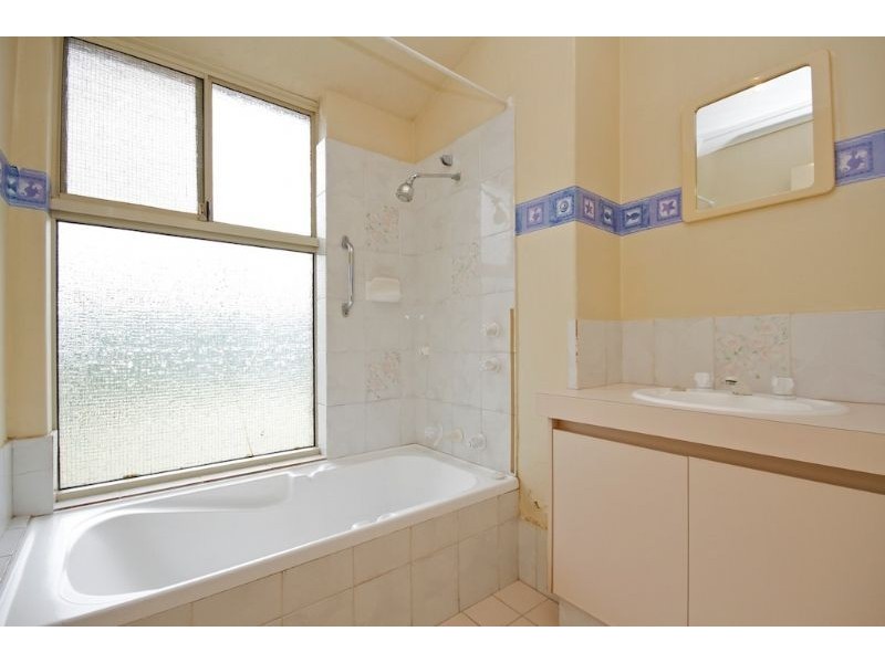 2 Norn Close, South Guildford WA 6055