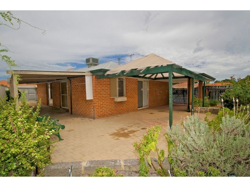 2 Norn Close, South Guildford WA 6055