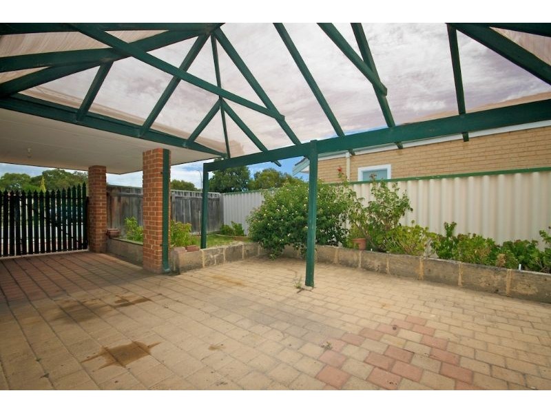 2 Norn Close, South Guildford WA 6055