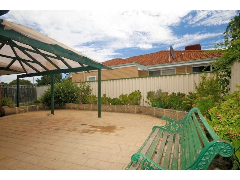 2 Norn Close, South Guildford WA 6055