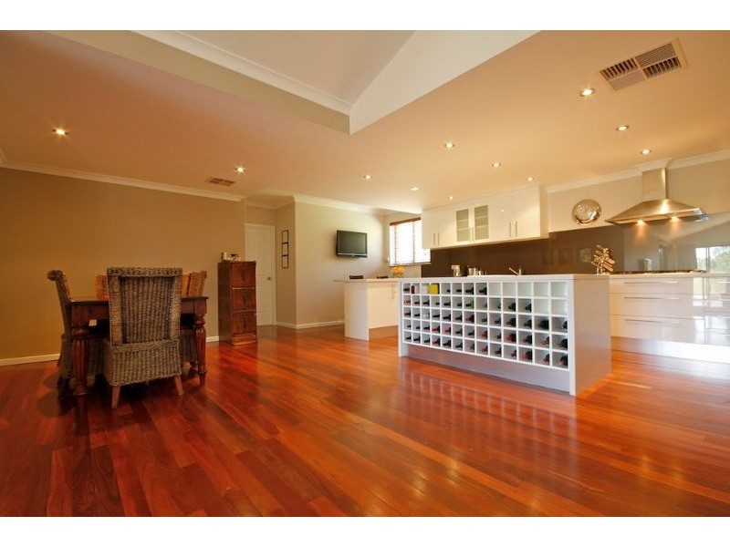 35 Beverley Tce, South Guildford WA 6055