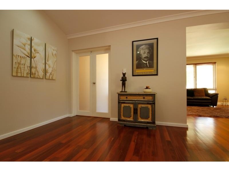 35 Beverley Tce, South Guildford WA 6055