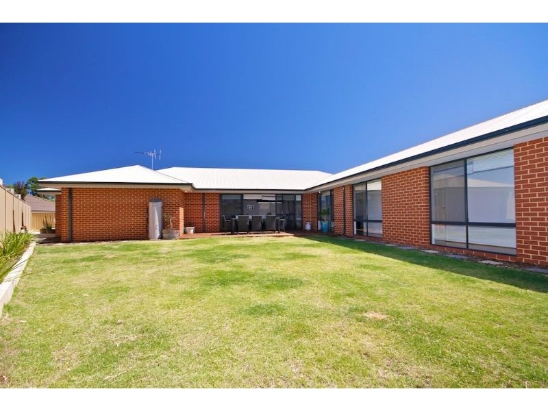 26 Januk Turn, South Guildford WA 6055