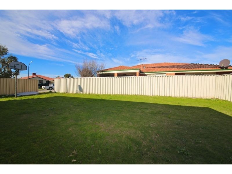 7 Werang Entrance, South Guildford WA 6055