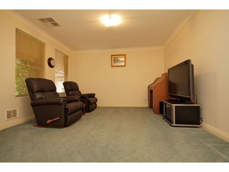 3 Earlsferry Court, Bassendean WA 6054