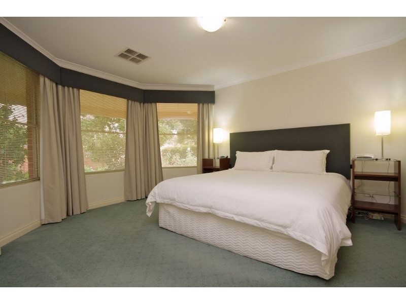 3 Earlsferry Court, Bassendean WA 6054