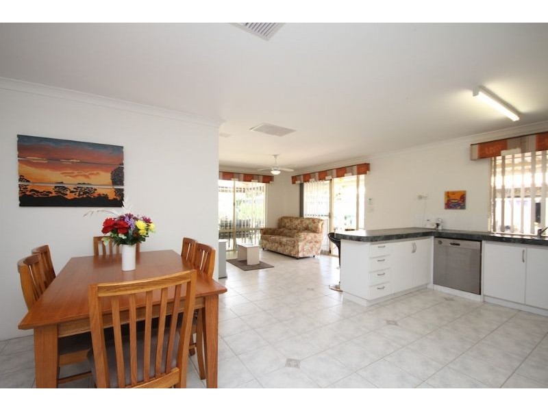 23 Lombardy Cresent, Caversham WA 6055