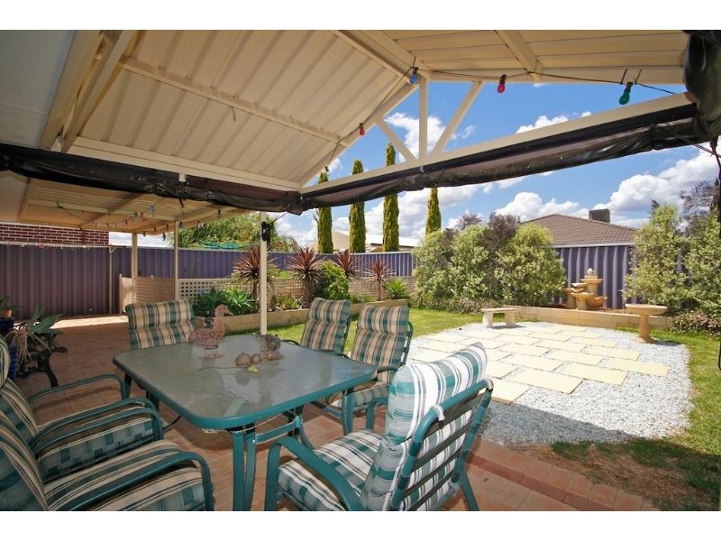 23 Lombardy Cresent, Caversham WA 6055