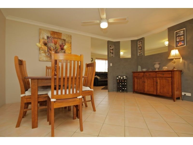 18 Coomer Elbow, South Guildford WA 6055