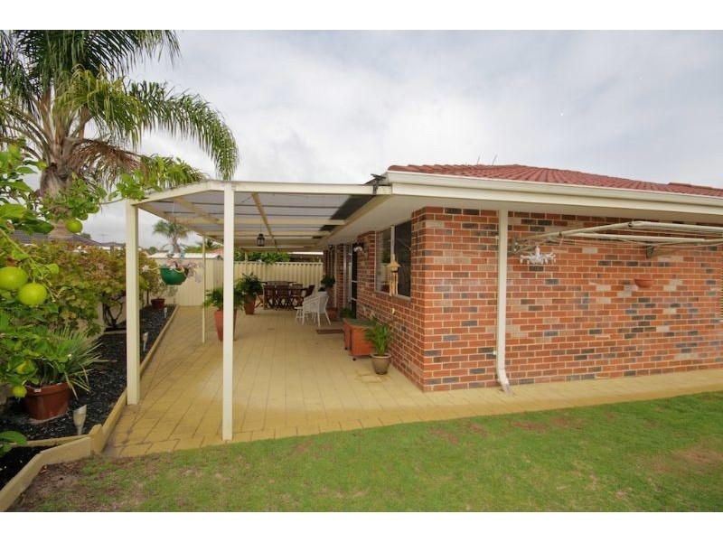 18 Coomer Elbow, South Guildford WA 6055