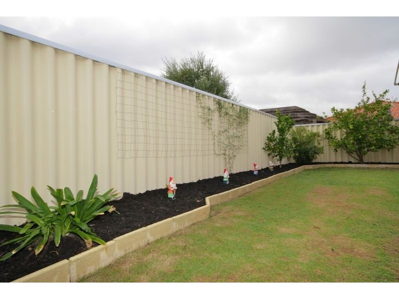 18 Coomer Elbow, South Guildford WA 6055