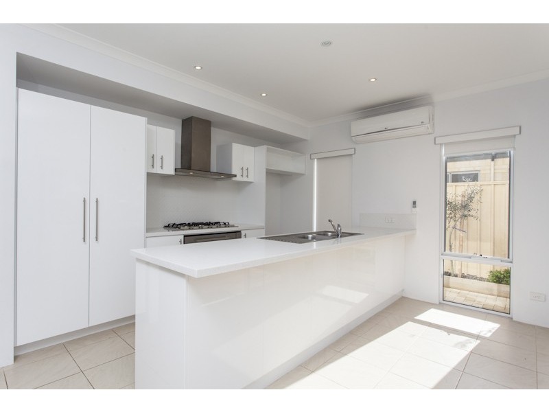 10 Laverstock Street, South Guildford WA 6055