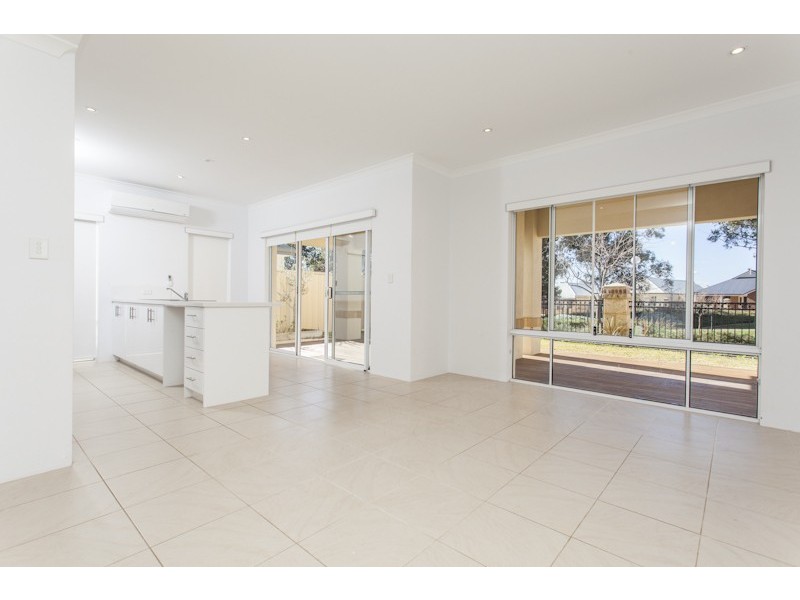 10 Laverstock Street, South Guildford WA 6055