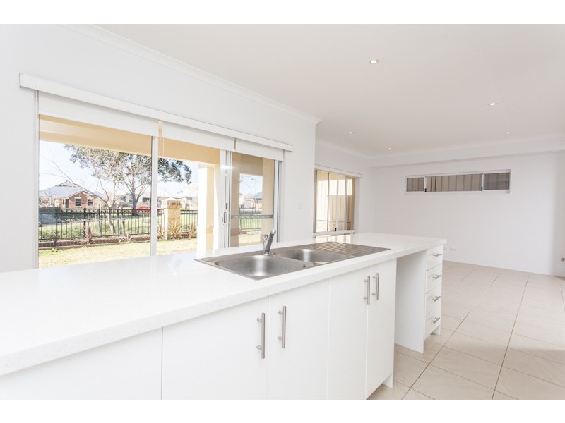 10 Laverstock Street, South Guildford WA 6055