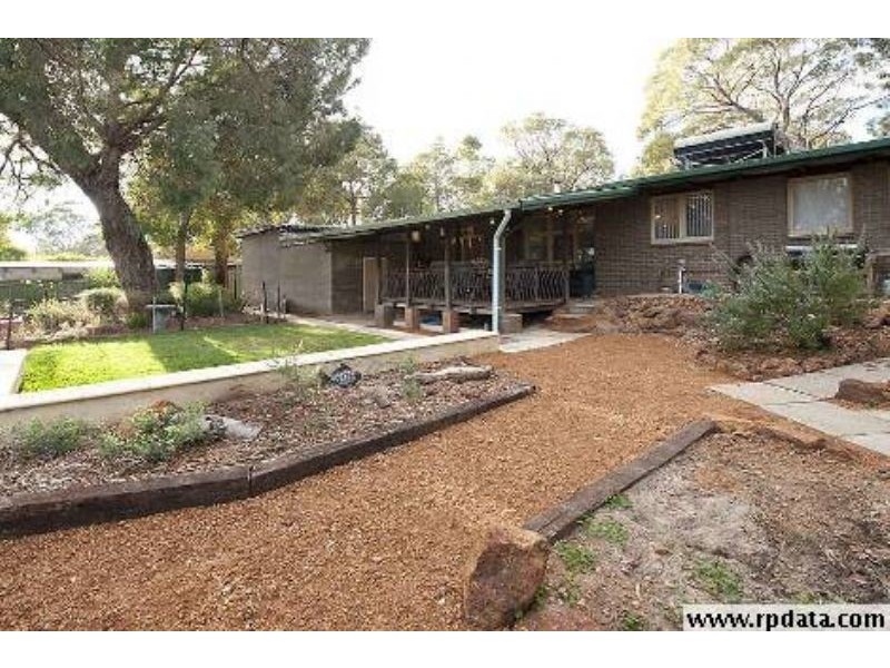 10 Crayden Road, Kalamunda WA 6076