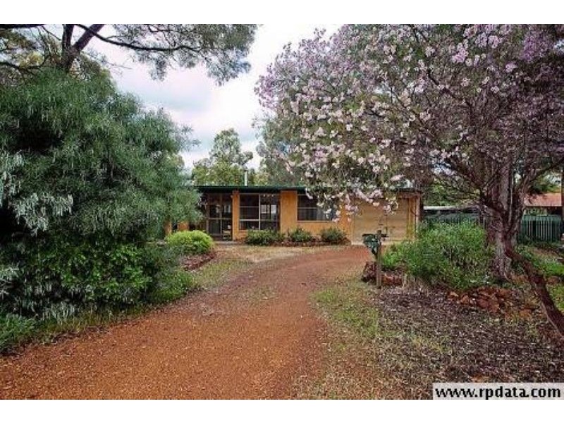 10 Crayden Road, Kalamunda WA 6076