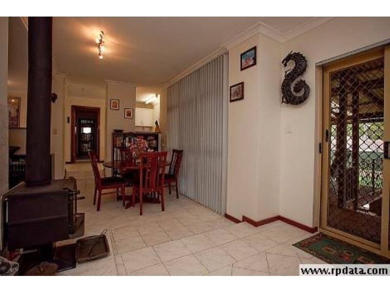 10 Crayden Road, Kalamunda WA 6076