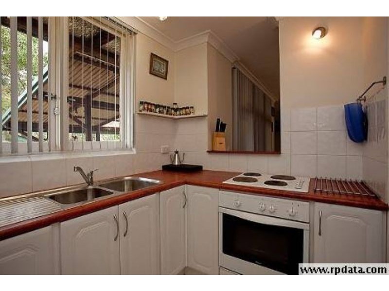 10 Crayden Road, Kalamunda WA 6076