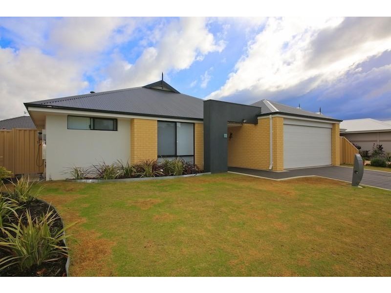 14 Nyinda Entrance, South Guildford WA 6055