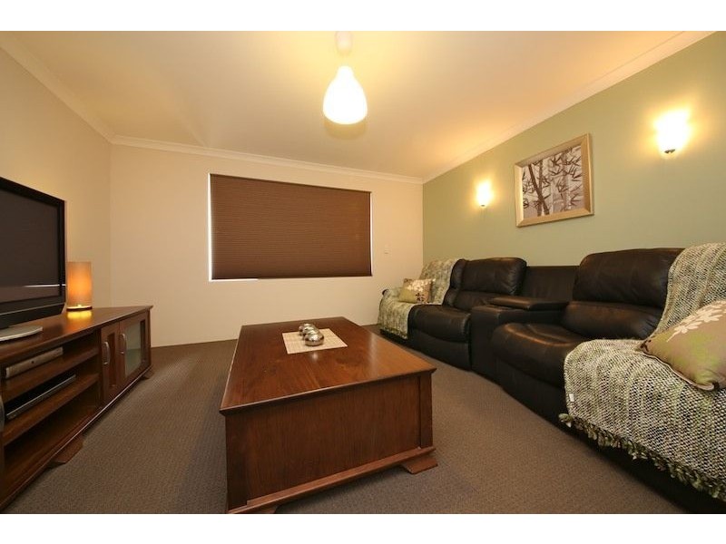 14 Nyinda Entrance, South Guildford WA 6055