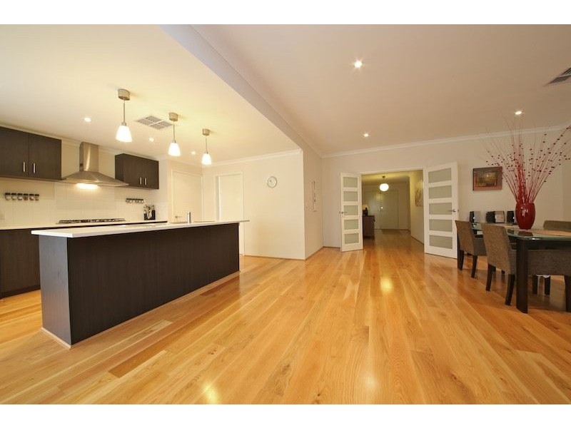 14 Nyinda Entrance, South Guildford WA 6055