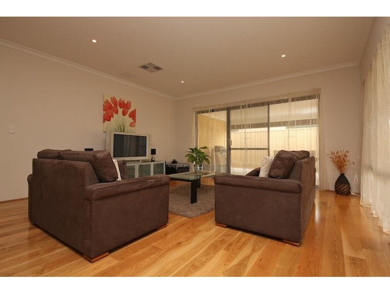 14 Nyinda Entrance, South Guildford WA 6055