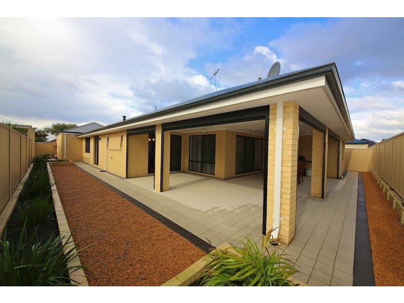 14 Nyinda Entrance, South Guildford WA 6055