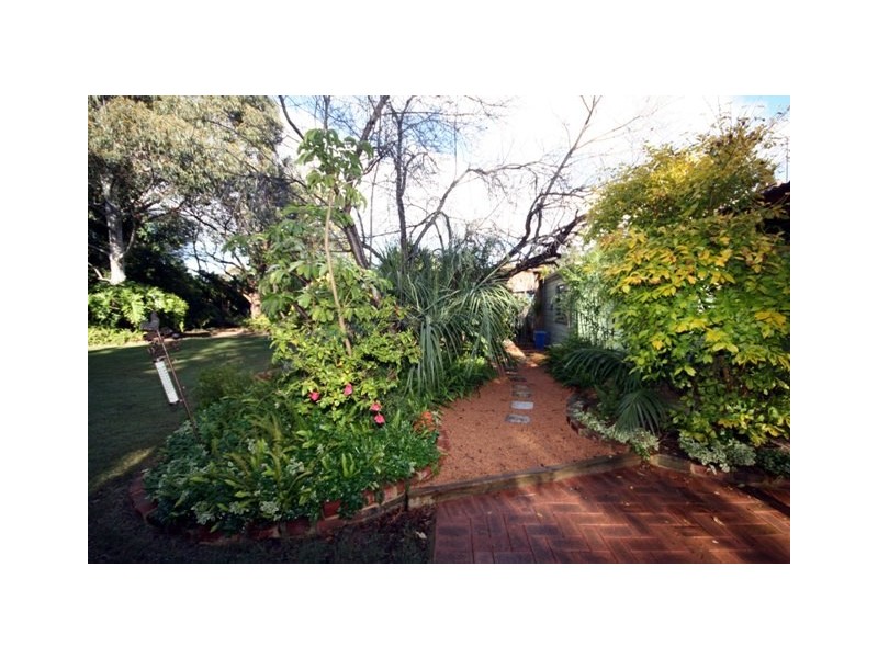 3 West Parade, South Guildford WA 6055