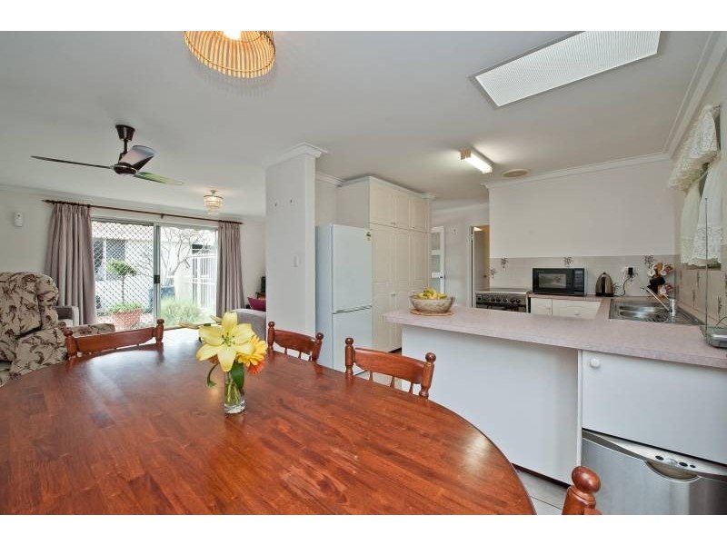 4/2 Cothill Court, Eden Hill WA 6054