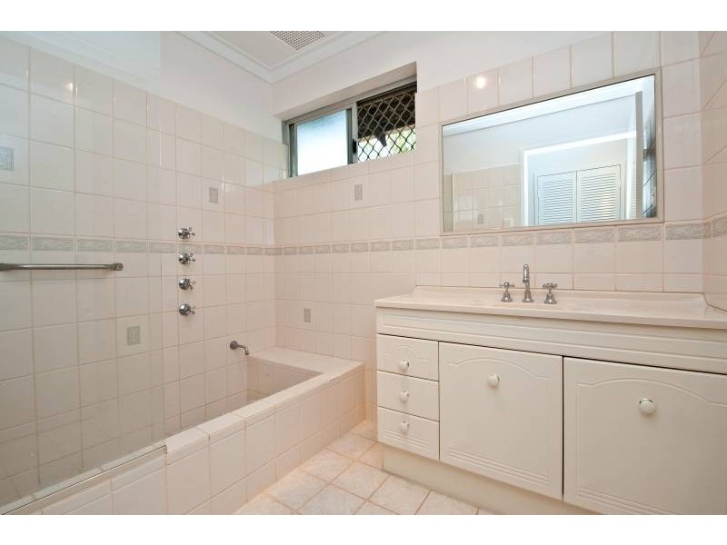 4/2 Cothill Court, Eden Hill WA 6054