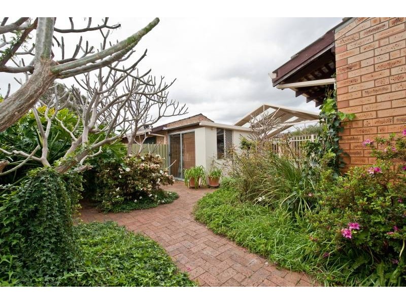 4/2 Cothill Court, Eden Hill WA 6054