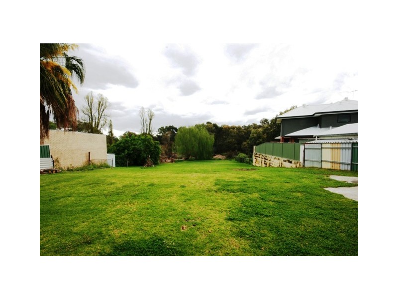 11 Beverley Terrace, South Guildford WA 6055