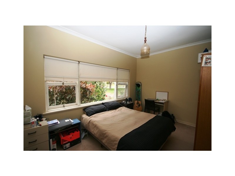 11 Beverley Terrace, South Guildford WA 6055