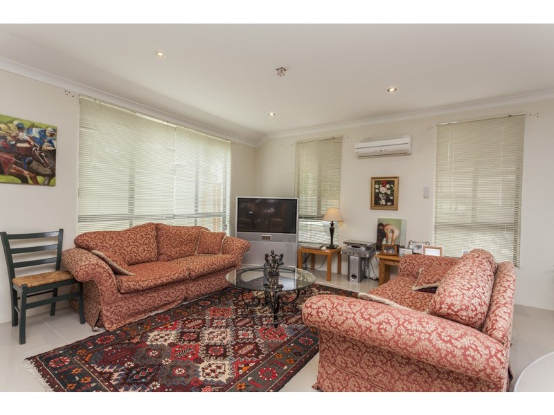 2/138A Queens Roads, South Guildford WA 6055