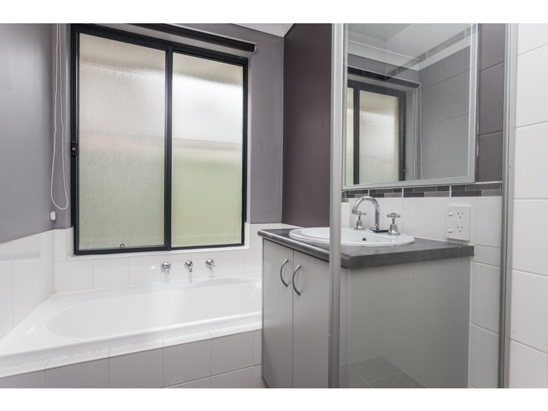 2/138A Queens Roads, South Guildford WA 6055