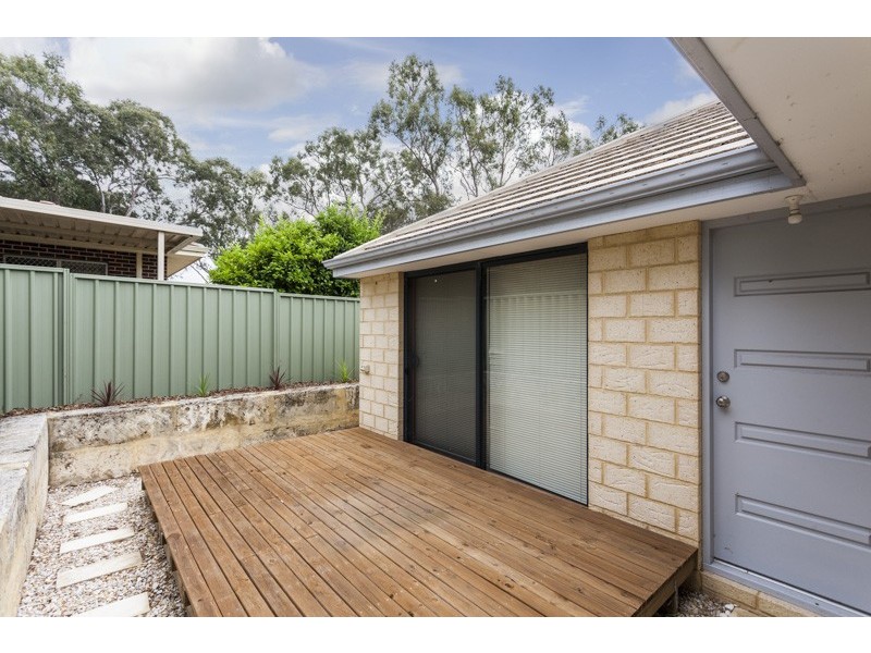 2/138A Queens Roads, South Guildford WA 6055