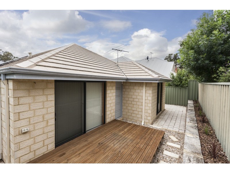 2/138A Queens Roads, South Guildford WA 6055