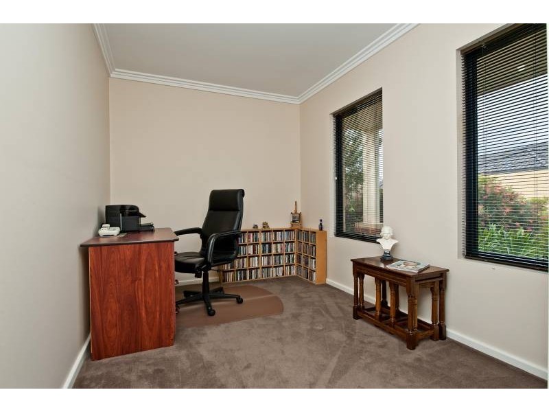 21 Januk Turn, South Guildford WA 6055