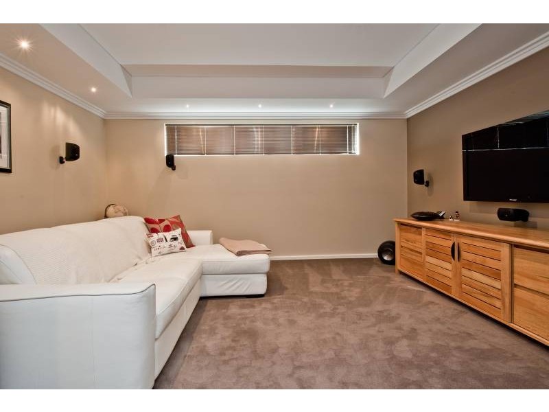 21 Januk Turn, South Guildford WA 6055