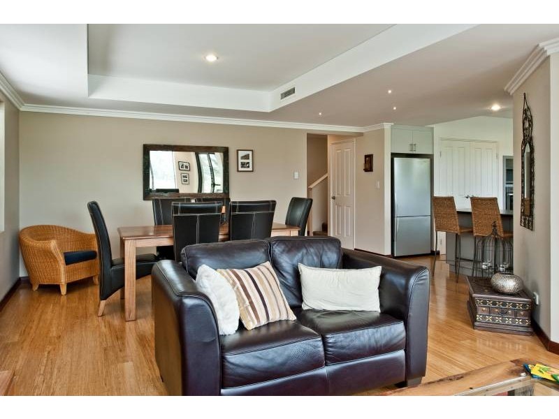 21 Januk Turn, South Guildford WA 6055