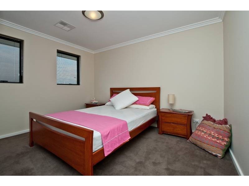 21 Januk Turn, South Guildford WA 6055